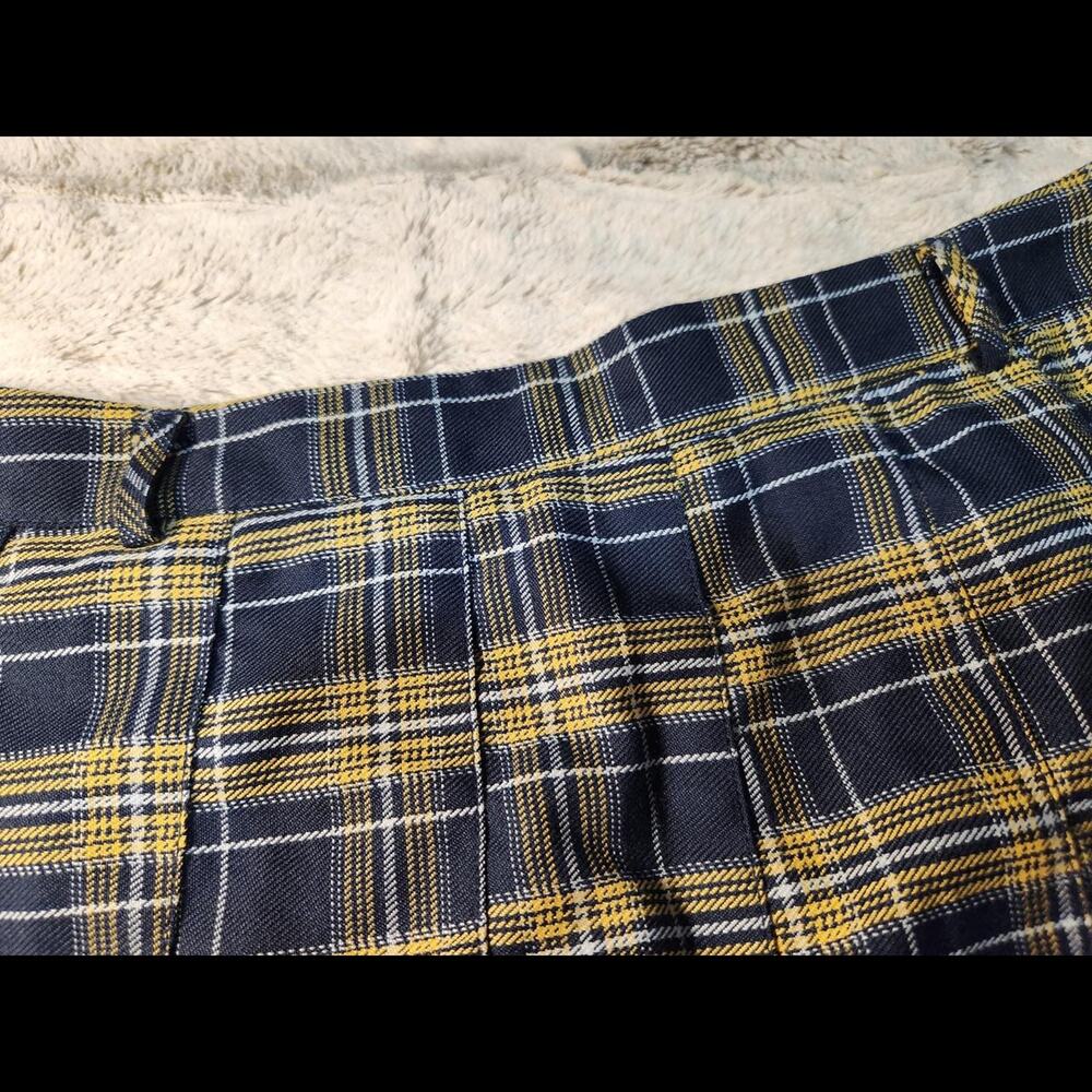 Rue 21 yellow and navy plaid pleated mini skirt size large - Picture 5 of 6